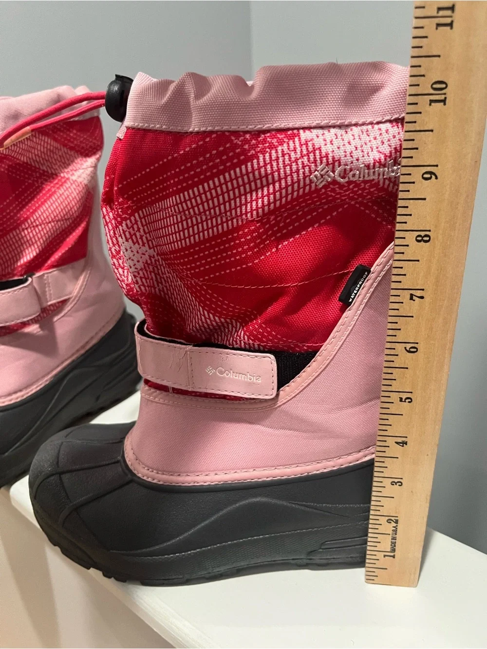 Columbia Girls Kids Size 3  Waterproof Winter Snow Boots Pink & Gray